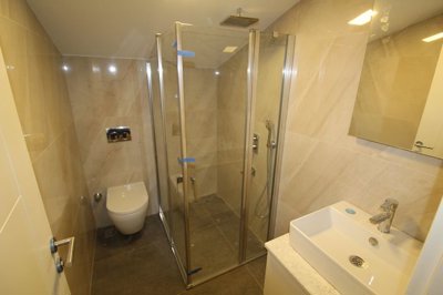 Interior 7