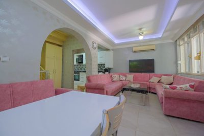 Interior 4