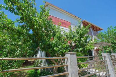 Exterior 5