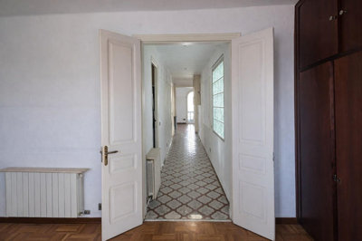 Interior 1