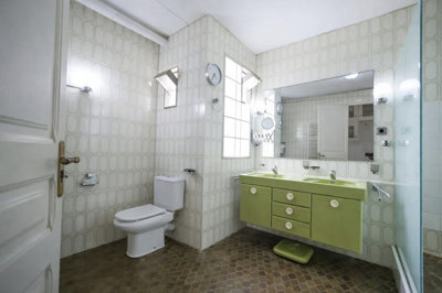 Interior 3