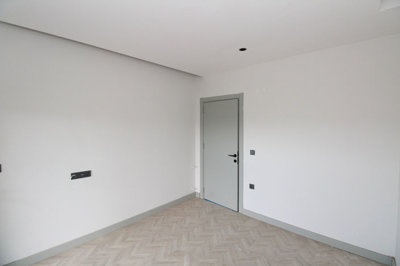 Interior 10