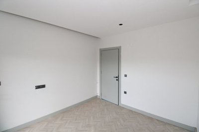 Interior 10