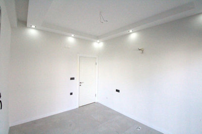 Interior 6