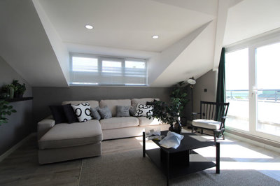 Interior 8