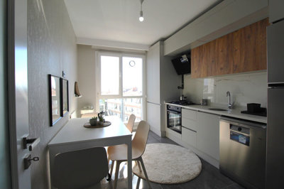 Interior 4