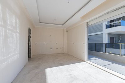 Interior 5