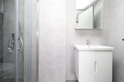 Interior 6