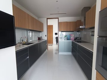 Interior 7