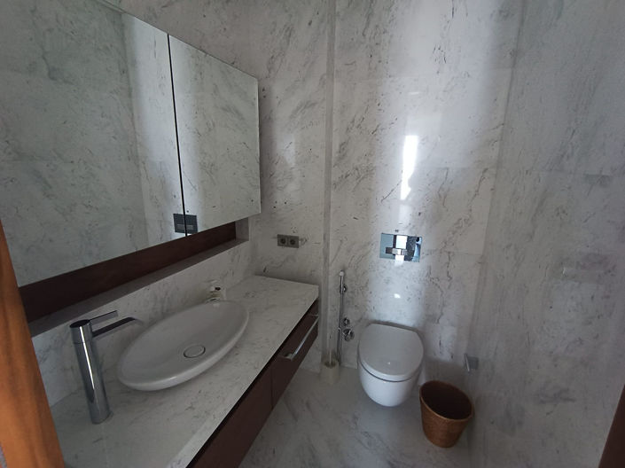 Image No.19-6 Bed Apartment for sale