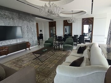 Interior 4