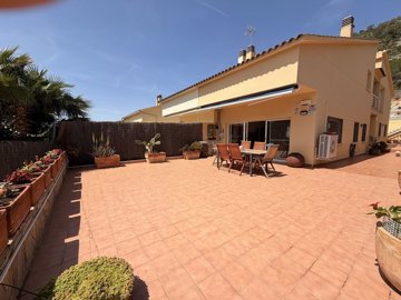 Exterior 1