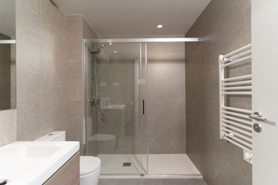 Interior 8