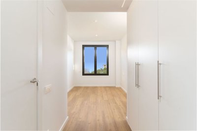 Interior 6