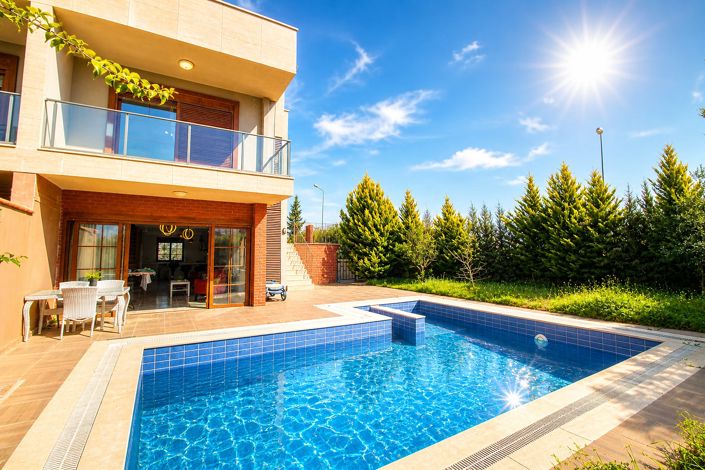 Image No.2-Maison / Villa de 4 chambres à vendre à Belek