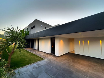 Exterior 10