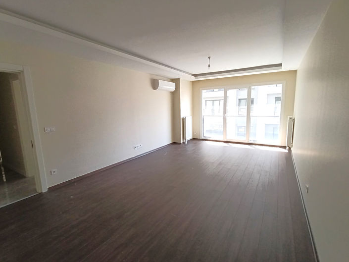 Image No.18-3 Bed Apartment for sale