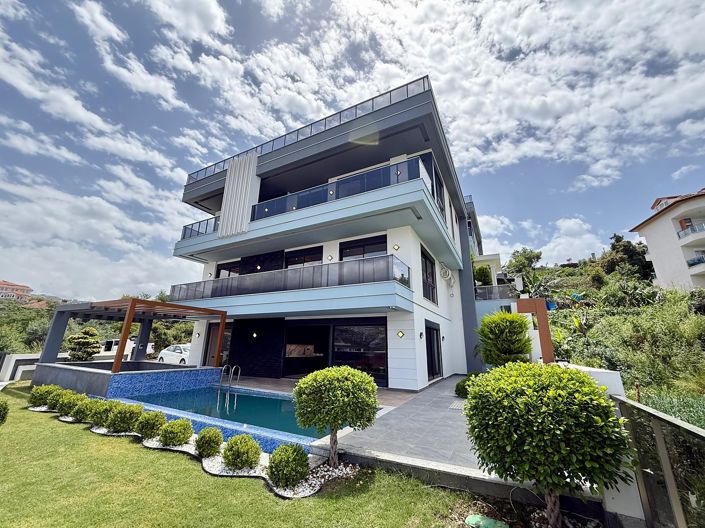 Villa with City and Sea Views Close to Beach in Kargicak Alanya
