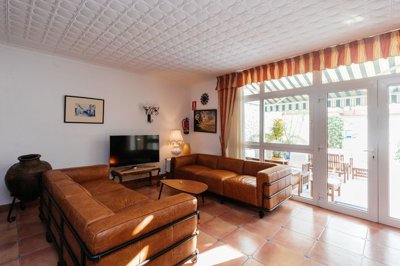 Interior 4