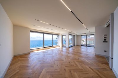 Interior 3