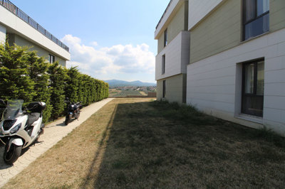 Exterior 4