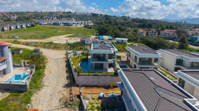 Exterior 8