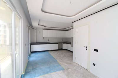 Interior 7