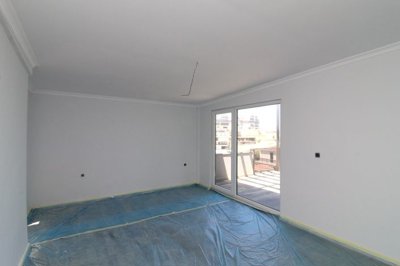 Interior 9