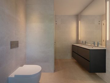 Interior 5