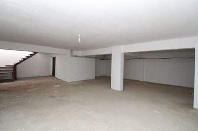 Interior 8