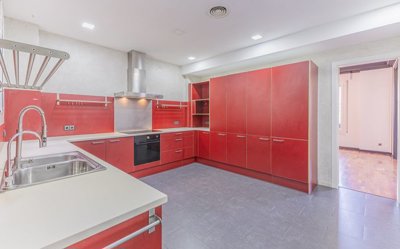 Interior 10
