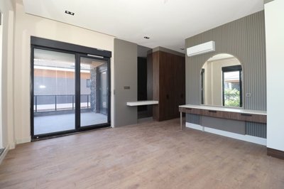 Interior 4