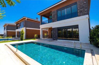 Exterior 3