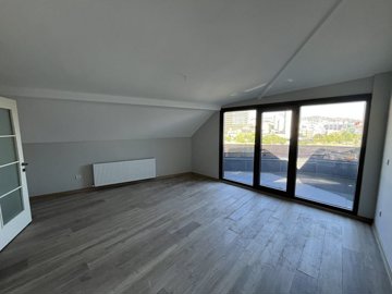 Interior 4