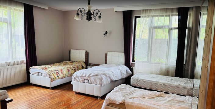 Image No.16-6 Bed Commercial for sale