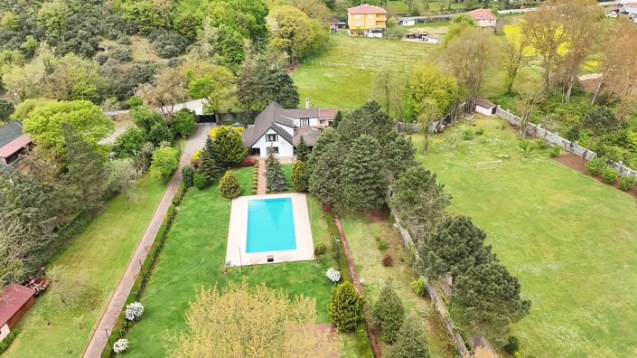 Image No.4-6 Bed Commercial for sale