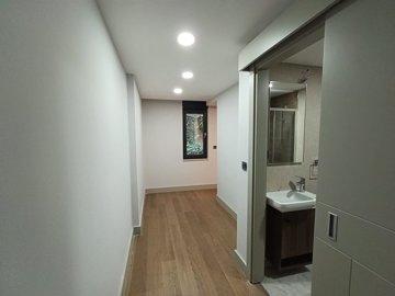 Interior 9