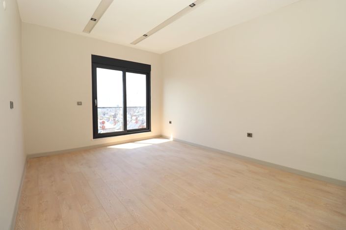 Image No.15-3 Bed Apartment for sale