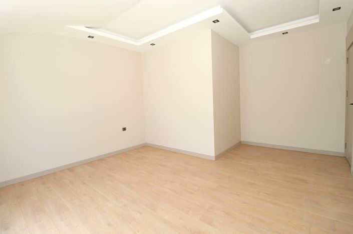 Image No.20-3 Bed Apartment for sale