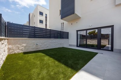 Exterior 4