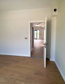 Interior 4