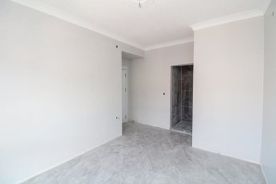 Interior 8