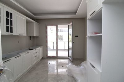Interior 8