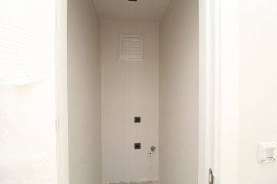 Interior 9