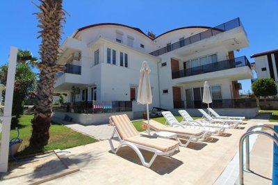 Exterior 3
