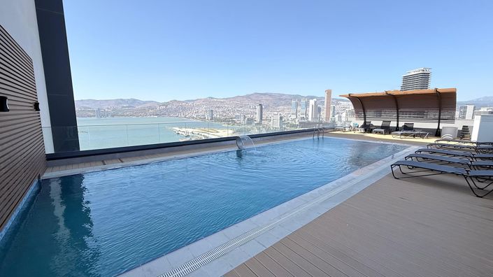 Apartment in a Secure Complex with Pool in Izmir Konak