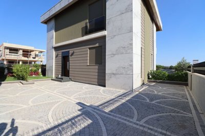 Exterior 8