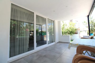 Exterior 9