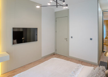 Interior 8