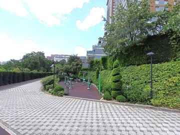 Exterior 8